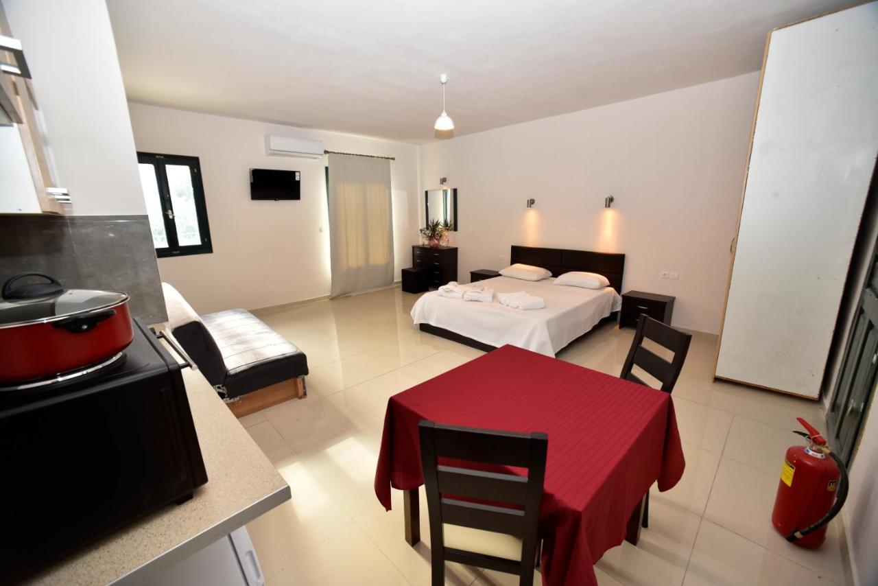 Chalkiotis Hotel Anaxos Bagian luar foto